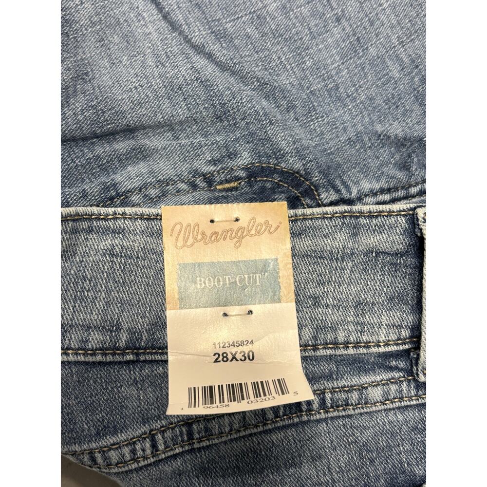 NWT Wrangler Women's Essential Mid-Rise Bootcut Jeans Light Wash 28x30 - Picture 3 of 8